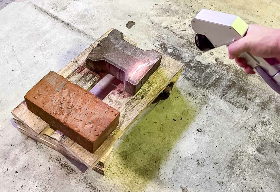 Stone laser cleaning