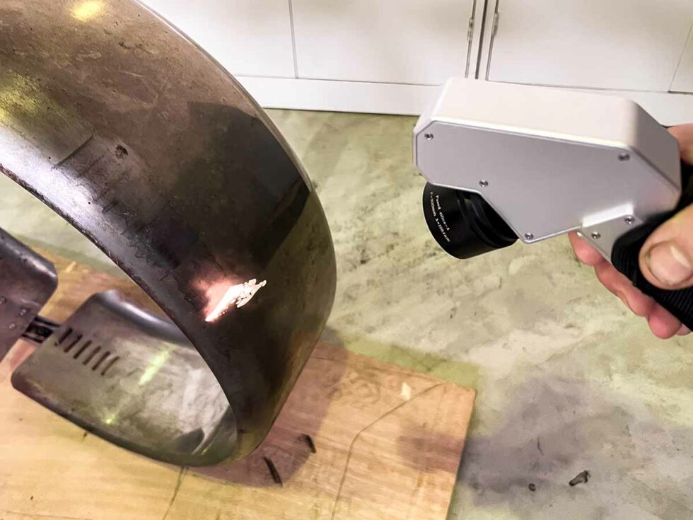 Metal laser cleaning